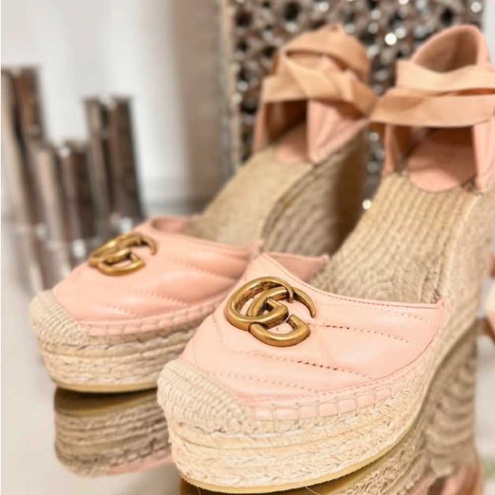 Gucci wedges size 40 excelente condition